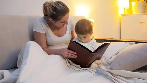 Nukkumatarina lapsille: miksi niistä on hyötyä ja mitkä niistä kannattaa lukea